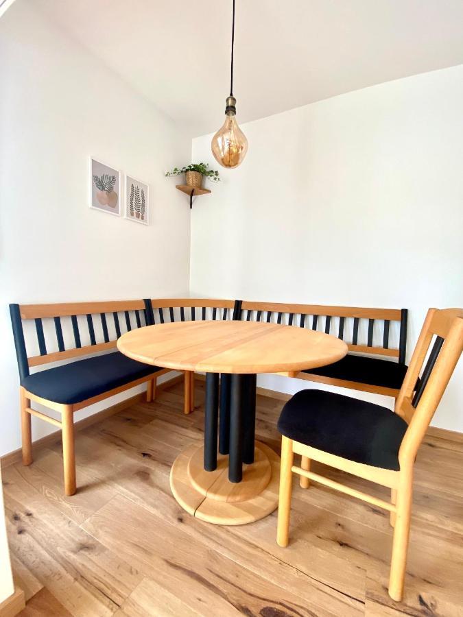 Butler Family & Friends Mit Hund Apartamento *